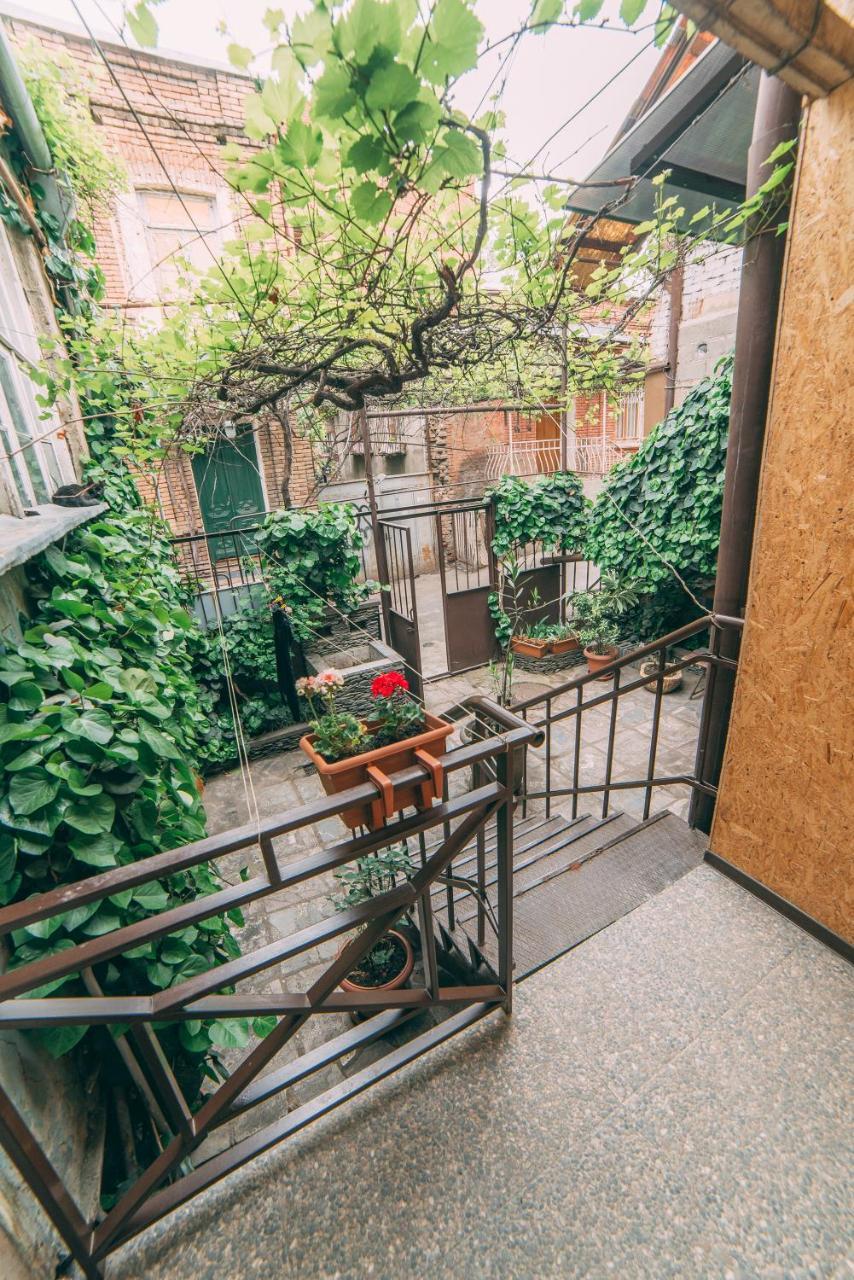 Walk Everywhere! Tbilisi Exterior foto